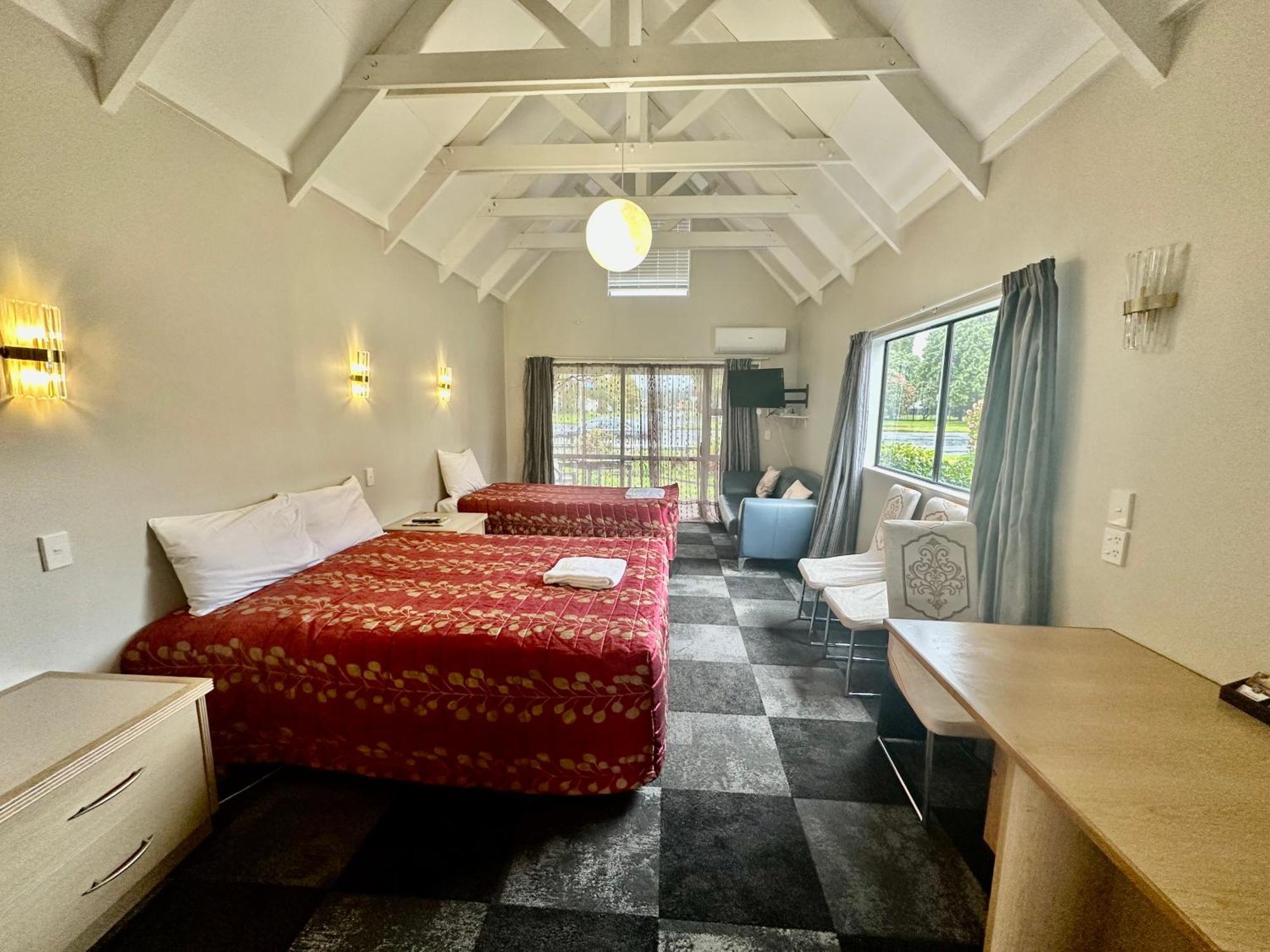 Apex On Fenton Motel Rotorua Exterior photo